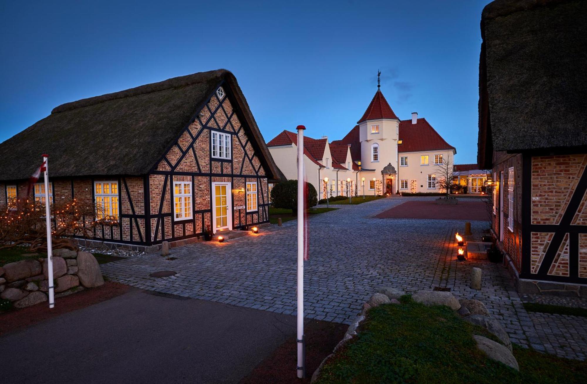 Gl. Avernaes Sinatur Hotel & Konference Ebberup エクステリア 写真
